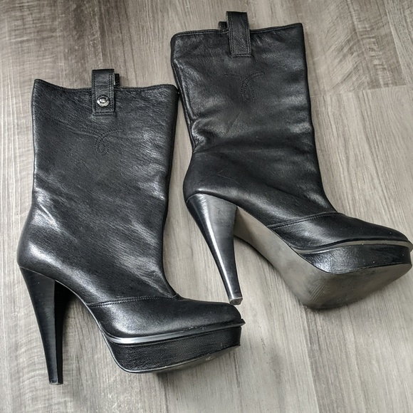 Reposh, cute pair of Calvin Klein boots - Picture 1 of 8